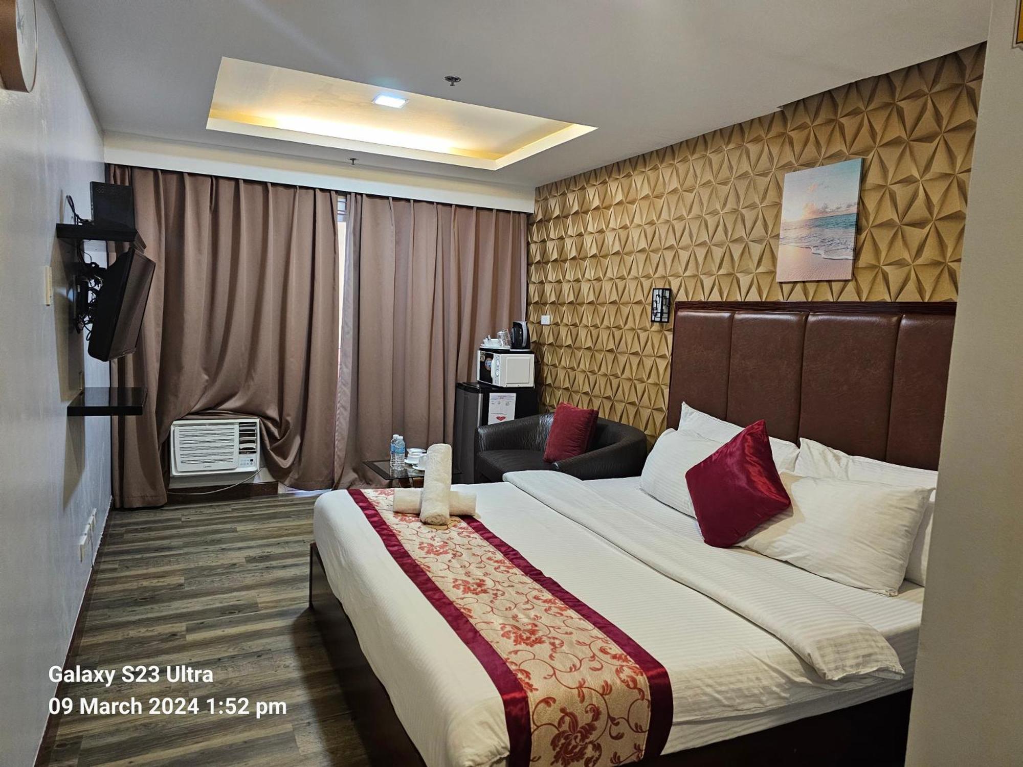Jmm Grand Suites Манила Екстериор снимка